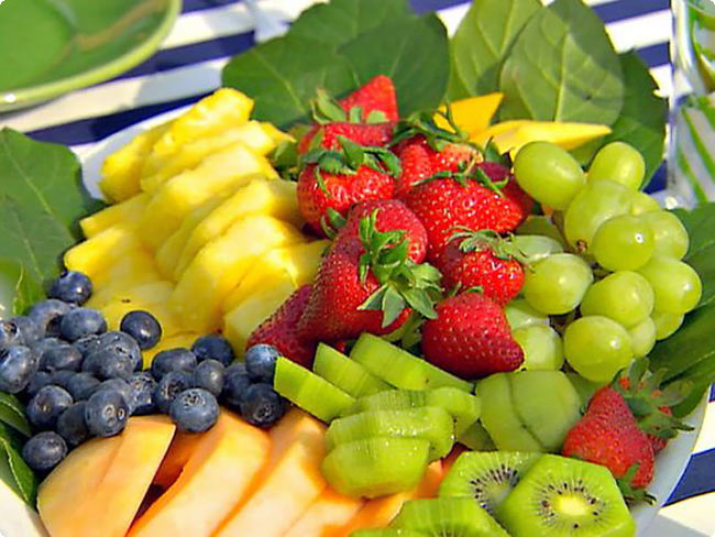 the right time to eat fruit,راه صحیح خوردن میوه ها چیست؟